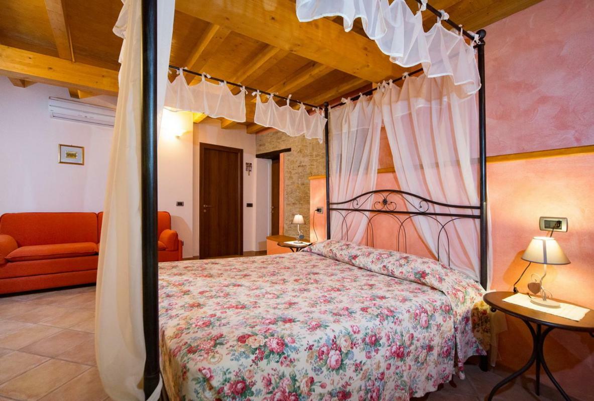 Villa Il Nido Delle Rondini Testico Exterior foto
